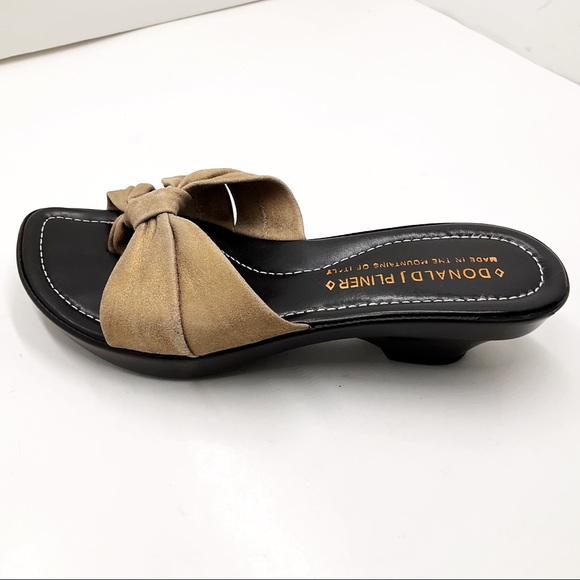 {Donald J. Pliner} Distressed Suede Con Slippers - Picture 3 of 16